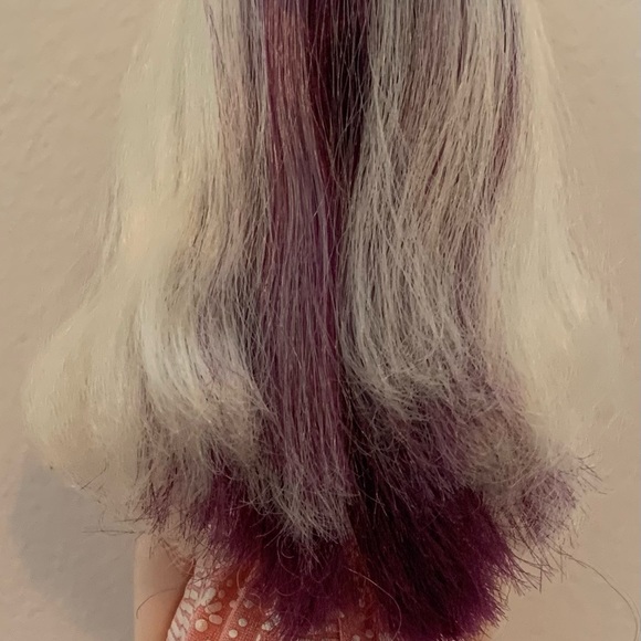 DISNEY DESCENDANTS MAL STYLE SWITCH DOLL - Picture 9 of 9